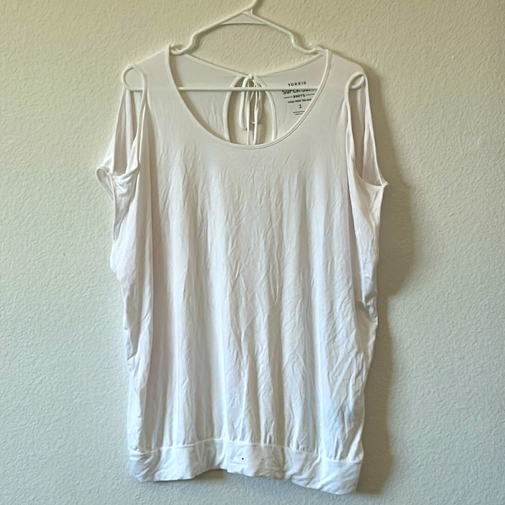 White Torrid Super Soft Shirt - Size 1 (Plus)